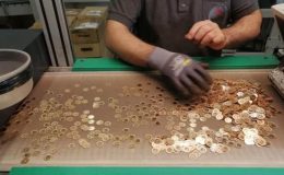 Altın yetişmiyor! Darphane çift vardiyaya geçti