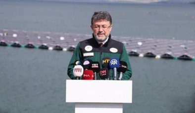 Bakan Yumaklı, Türkiye’nin ilk yüzer güneş enerjisi santralini inceledi