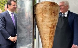 Almanya Cumhurbaşkanı Steinmeier davetlilere döner kesti