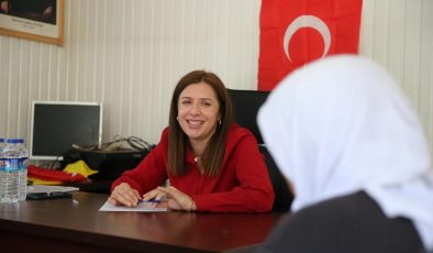 Eşinin görevi dolayısıyla Diyarbakır’a gelen kadın muhtar oldu