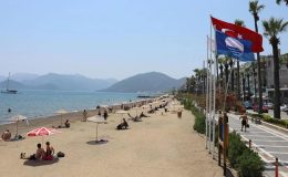 Bakan Ersoy duyurdu: 16 plaja daha Mavi Bayrak