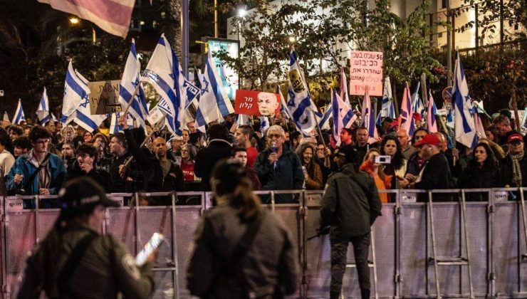 İsrailliler, esir takası anlaşması ve Netanyahu’nun istifası talebiyle sokaklara indi