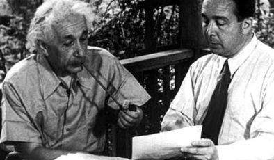 Einstein’ın ‘keşke yazmasaydım’ dediği, Dünyanın kaderini değiştiren o mektup satılıyor!
